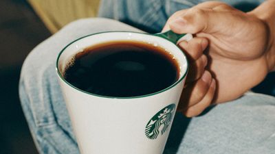 Starbucks: Free refills on brewed coffee or tea